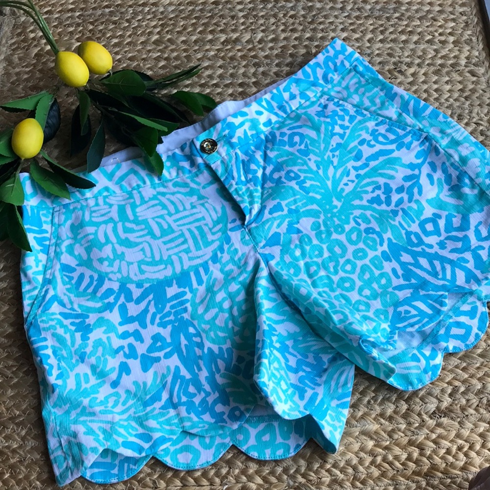 Lilly Pulitzer Blue and White Women Shorts